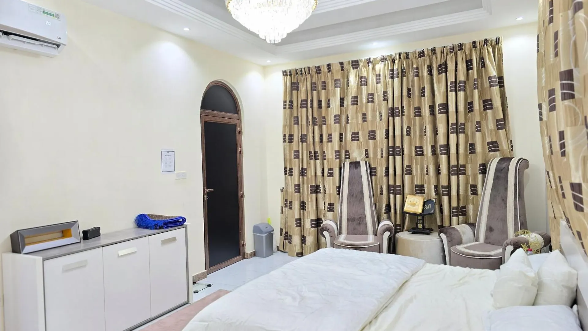 Elegant Room In Luxury Villa Ajman United Arab Emirates